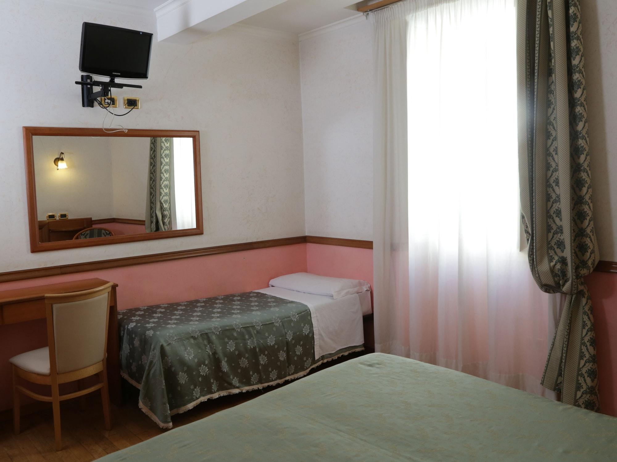 Hotel Santa Prassede Рим Екстер'єр фото