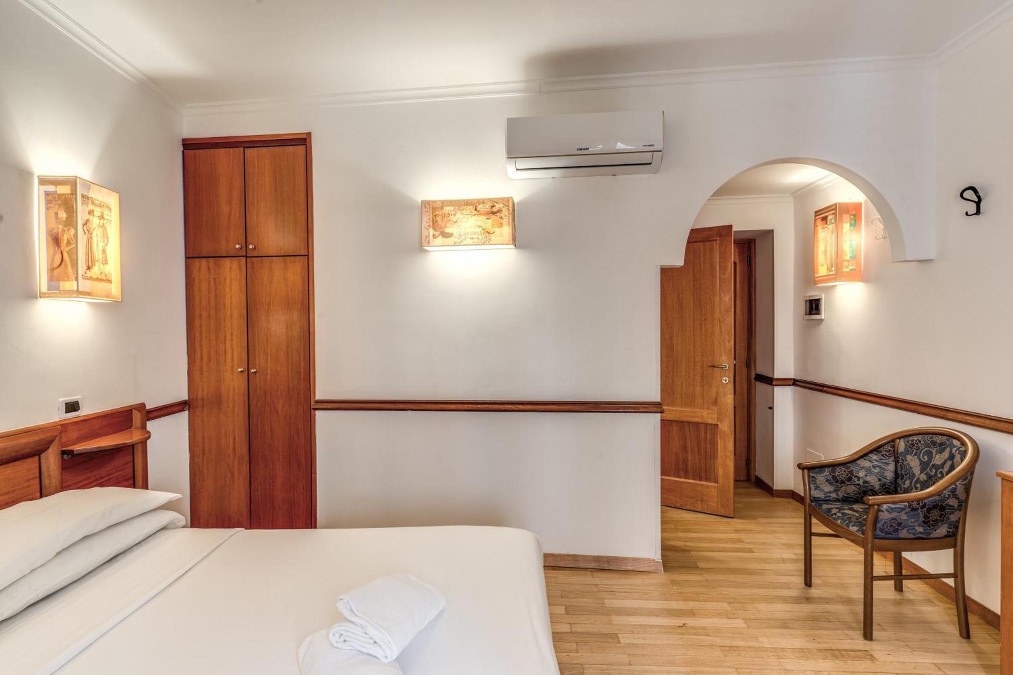 Hotel Santa Prassede Рим Екстер'єр фото