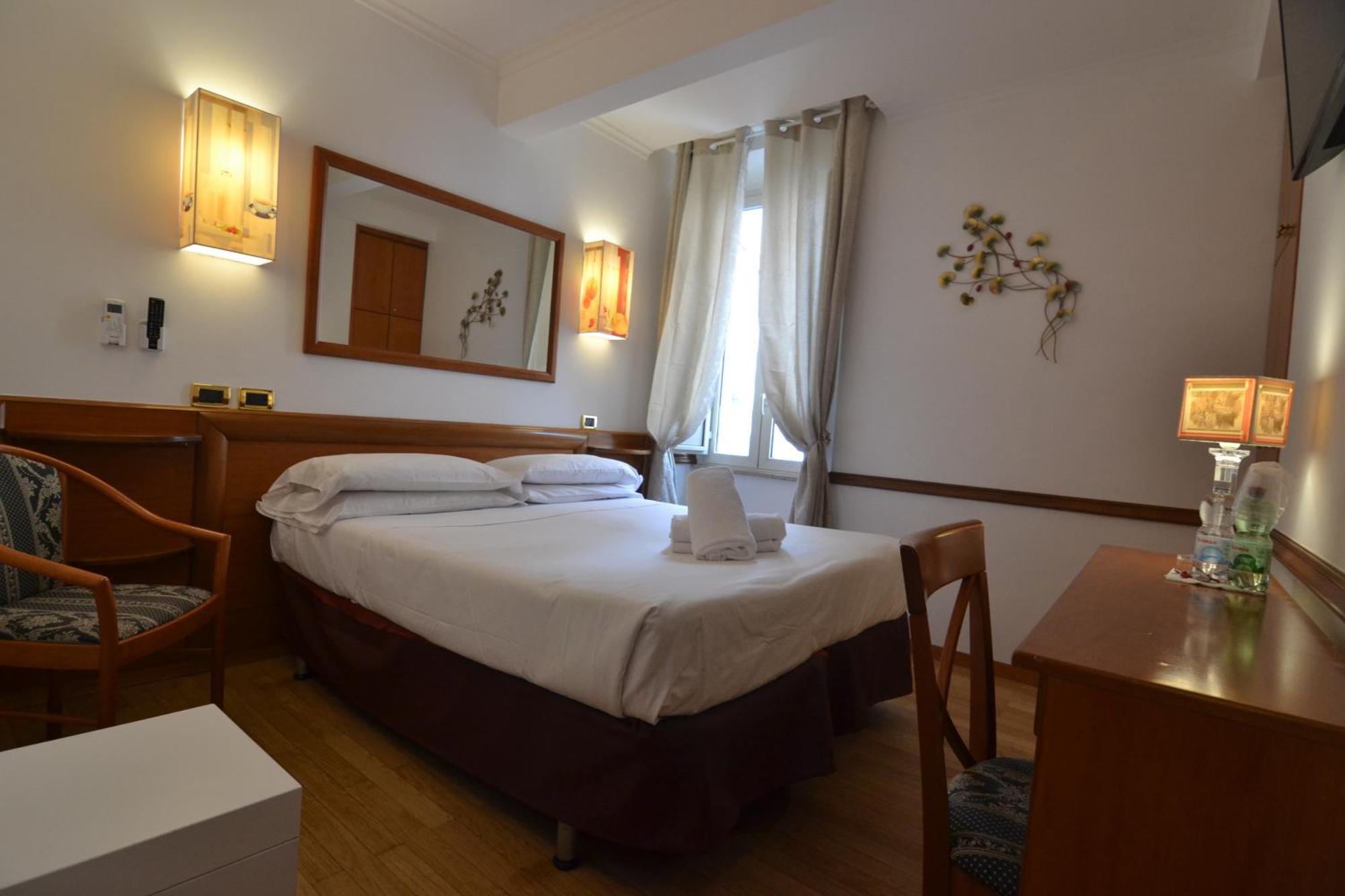 Hotel Santa Prassede Рим Екстер'єр фото