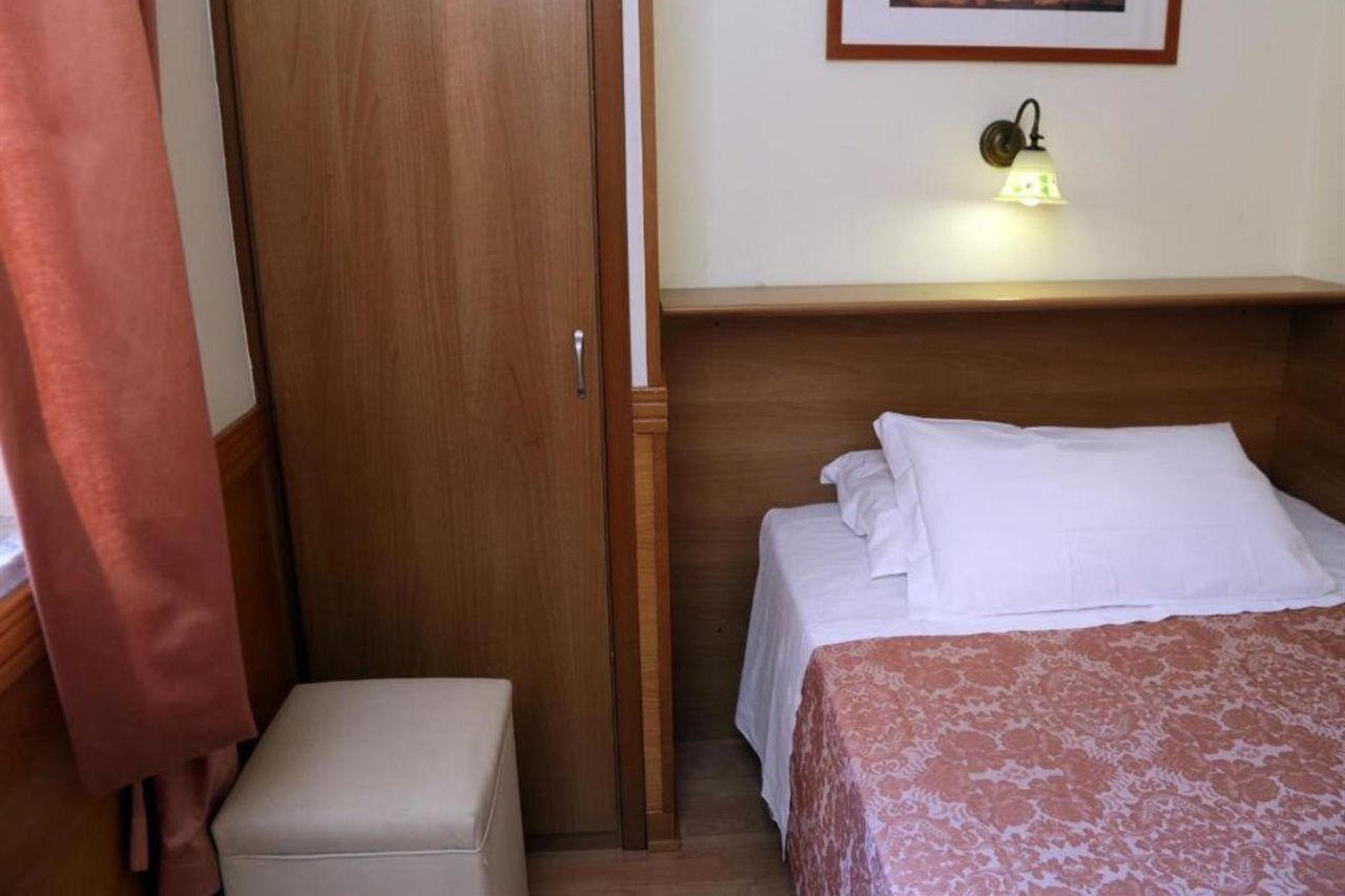Hotel Santa Prassede Рим Екстер'єр фото